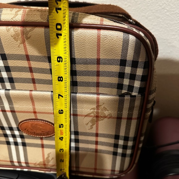 Burberry Shoulder weekend bag, clean, good condition Authentic preloved - Picture 3 of 10